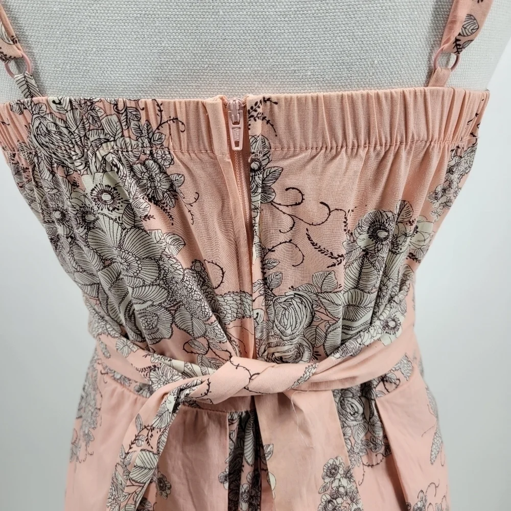 Maurice’s light peach‎ dress with black and white floral pattern Size 9/10